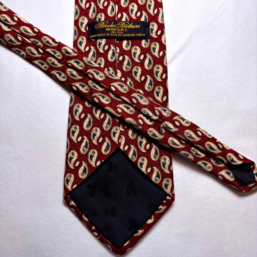 Brooks Brothers Makers Silk Tie Burgundy Red Navy Paisley Hand Made USA
